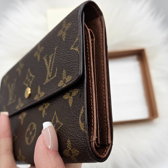 Louis Vuitton Monogram Trifold Passport Wallet - Picture 7 of 17